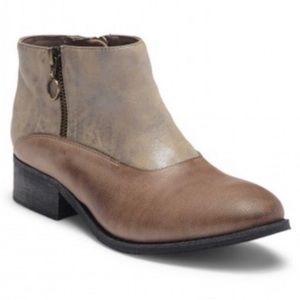 Antelope Women’s Gray Leather Ankle Bootie